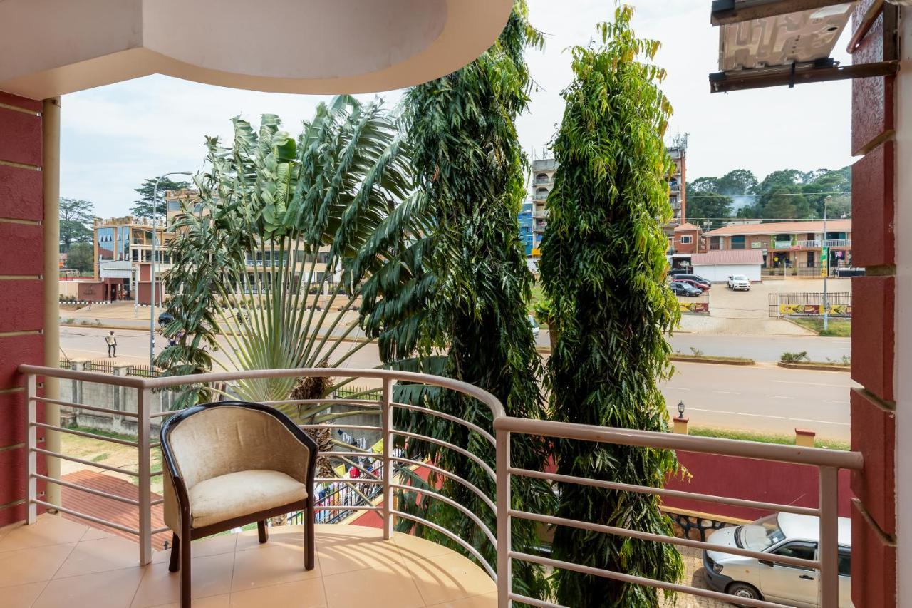 Entebbe Traveller'S Hotel Exterior photo