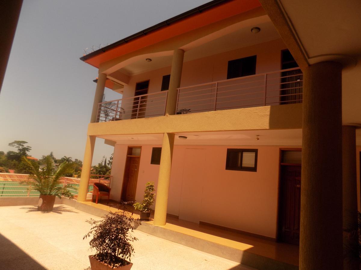 Entebbe Traveller'S Hotel Exterior photo