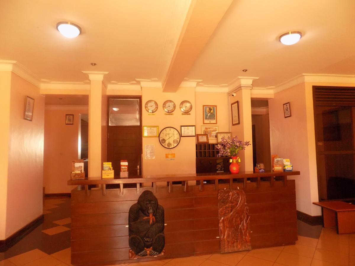 Entebbe Traveller'S Hotel Exterior photo