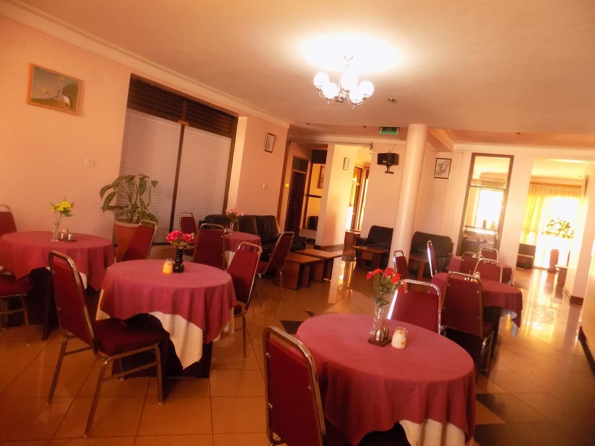 Entebbe Traveller'S Hotel Exterior photo