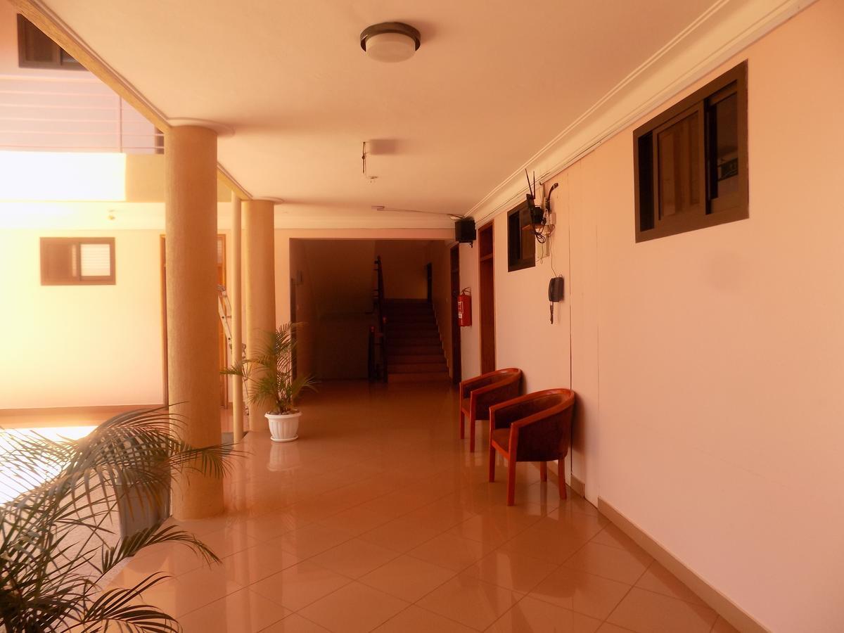 Entebbe Traveller'S Hotel Exterior photo
