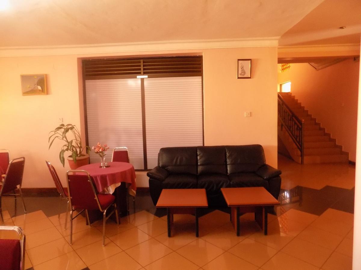 Entebbe Traveller'S Hotel Exterior photo