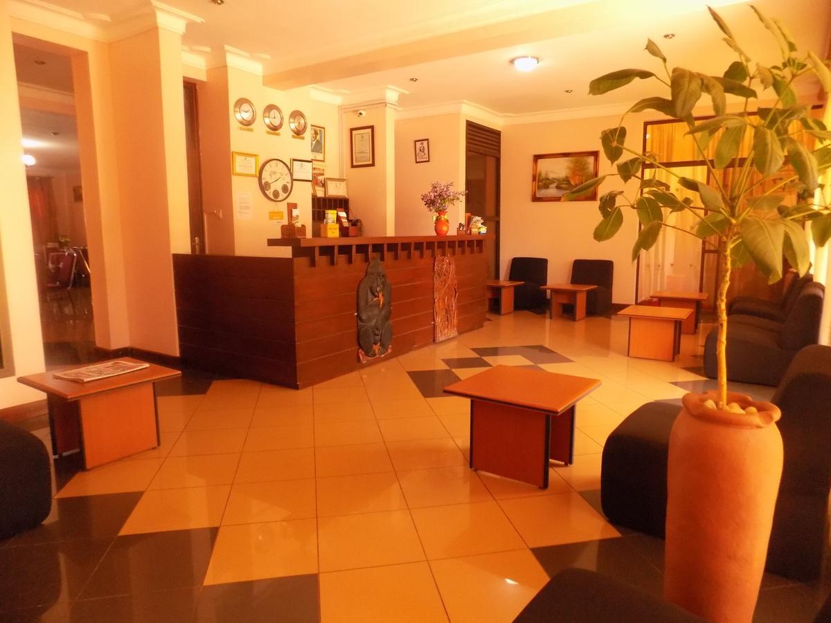 Entebbe Traveller'S Hotel Exterior photo